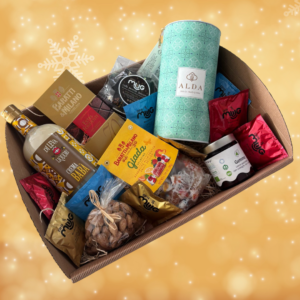 cesto natalizio liquore baba di leva, biscotti alda dolci tentazioni, prima colta crema gemma, maxtris cioccolatini, cioccolata e gelatine baratti e milano, mandorle in guscio